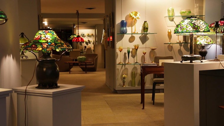 Nhà buôn đồ cổ Lillian Nassau, người khơi dậy sự quan tâm với đèn Tiffany ảnh 3