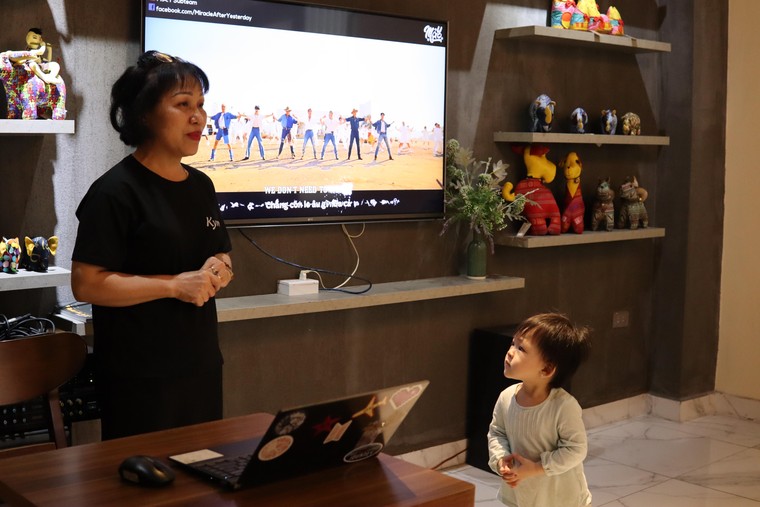 Đến quán cà phê KymViet học Ngôn ngữ Ký hiệu ảnh 9