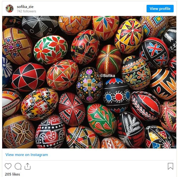 Nghệ sĩ người Mỹ gốc Ukraine Sofika Zielyk: ‘Những quả trứng là vũ khí của tôi!’ ảnh 1