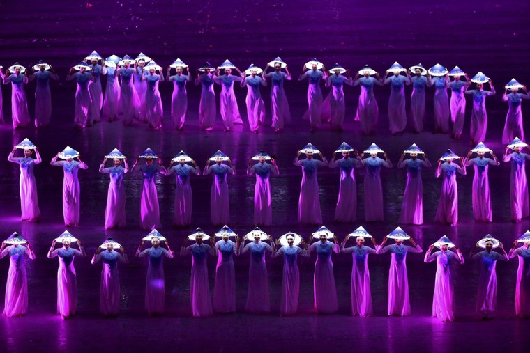 Khai mạc Đại hội thể thao Đông Nam Á qua ống kính phóng viên nước ngoài ảnh 3