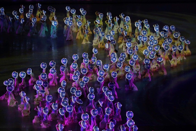 Khai mạc Đại hội thể thao Đông Nam Á qua ống kính phóng viên nước ngoài ảnh 2