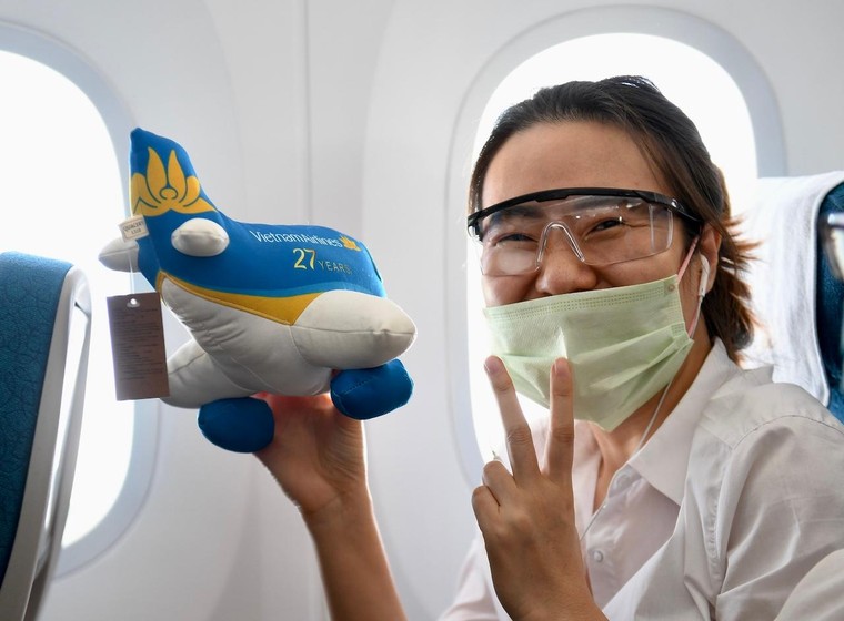 Những món quà đặc biệt được trao tặng trong chuyến bay đặc biệt ảnh 7