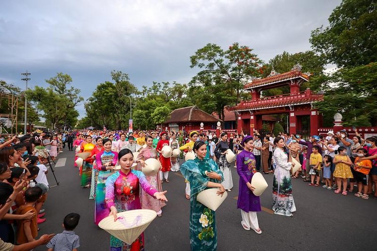 Festival Huế: Rực rỡ lễ hội đường phố "Sắc màu Văn hóa" ảnh 6