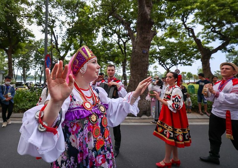 Festival Huế: Rực rỡ lễ hội đường phố "Sắc màu Văn hóa" ảnh 1