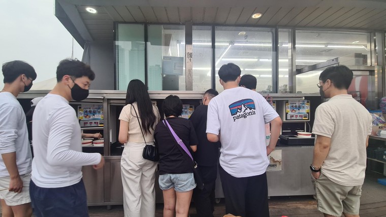 Văn hóa ăn mì sông Hàn của người Seoul ảnh 4