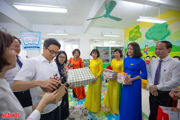 Tiểu học Trung Tự hân hoan đón chào năm học mới cùng Phó Thủ tướng Vũ Đức Đam ảnh 3