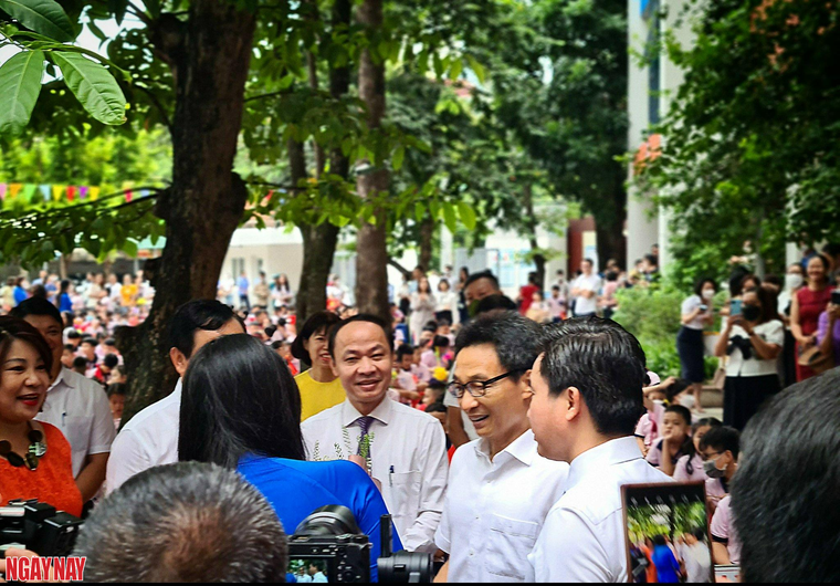 Tiểu học Trung Tự hân hoan đón chào năm học mới cùng Phó Thủ tướng Vũ Đức Đam ảnh 5