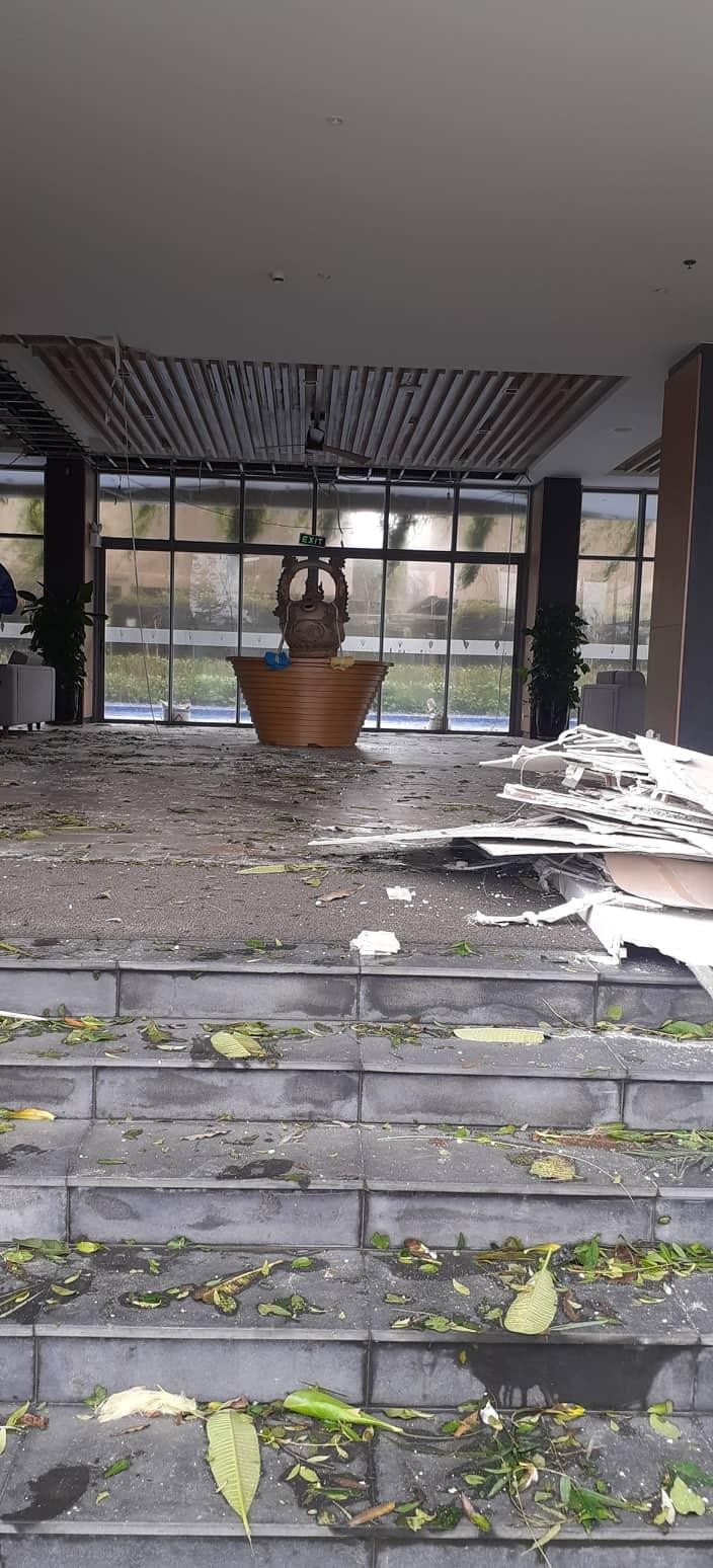 Hình ảnh trước và sau cơn bão tại một khách sạn ven biển Đà Nẵng ảnh 5