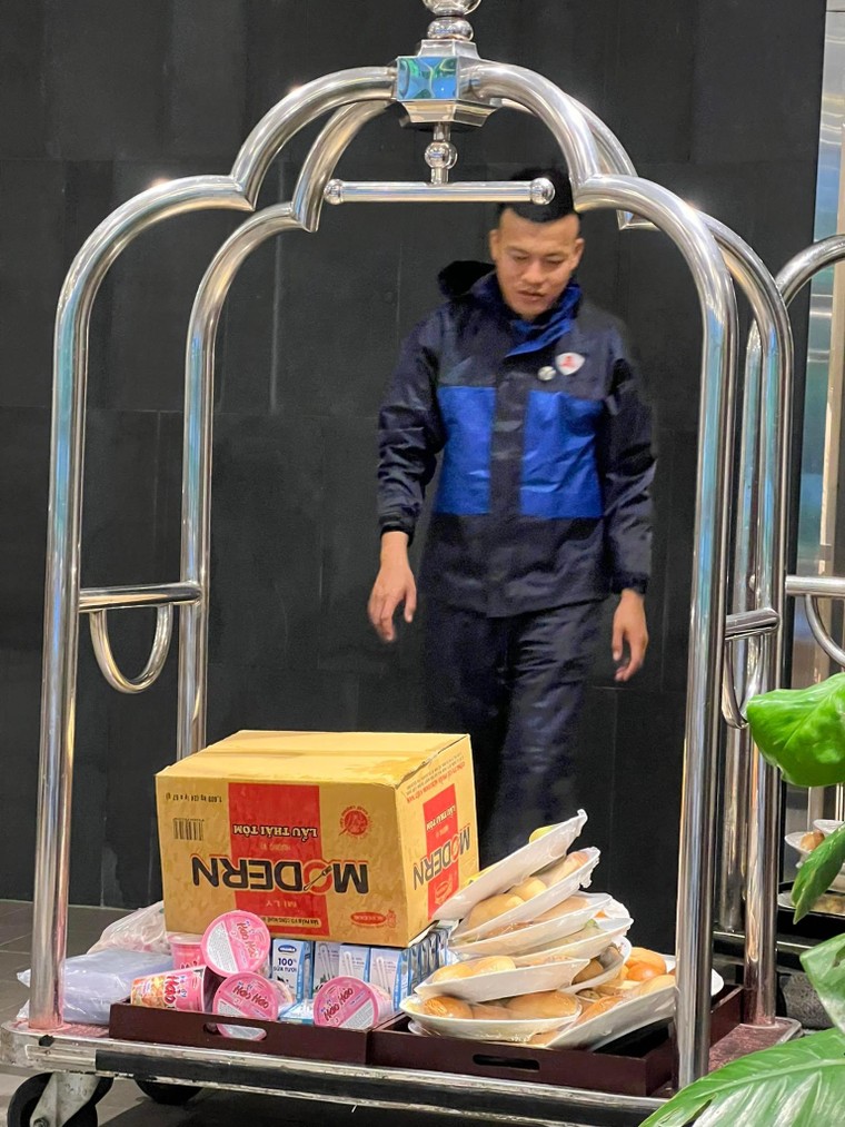 Hình ảnh trước và sau cơn bão tại một khách sạn ven biển Đà Nẵng ảnh 2