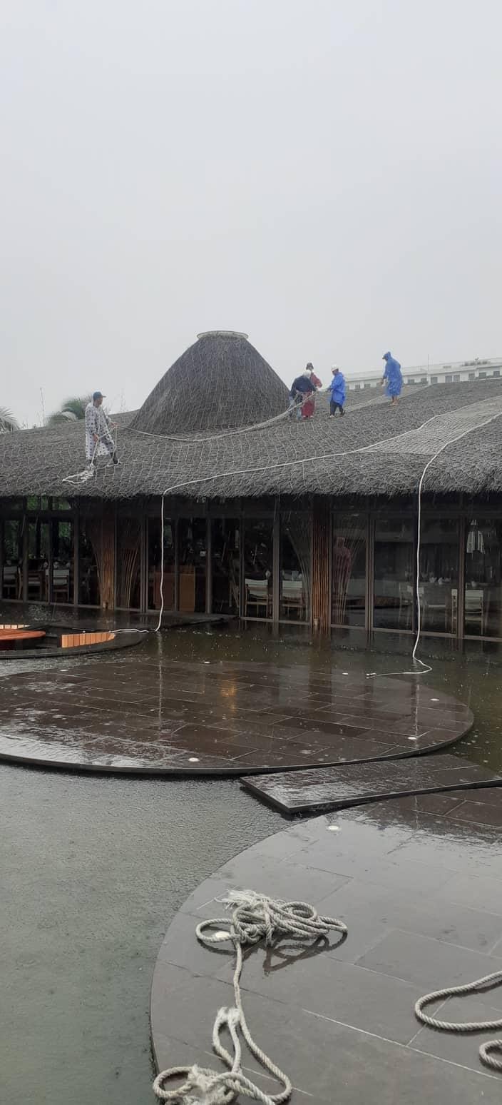 Hình ảnh trước và sau cơn bão tại một khách sạn ven biển Đà Nẵng ảnh 1