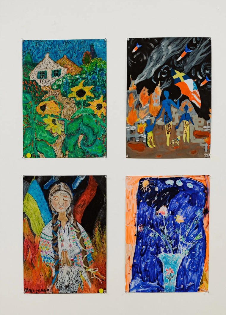 Xe tăng và gấu Teddy: Những bức vẽ của trẻ em Ukraine về cuộc chiến ảnh 6