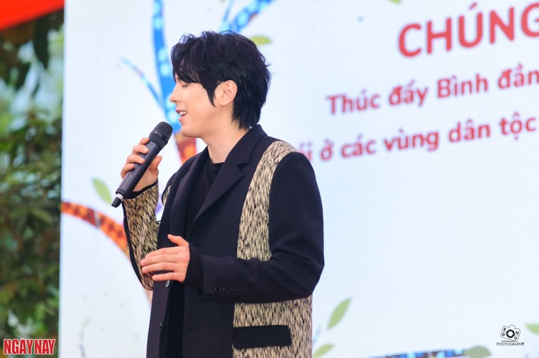 Isaac Hong và Phương Mỹ Chi chia sẻ cảm xúc khi đồng hành cùng dự án "Chúng tôi Có thể" của UNESCO ảnh 4