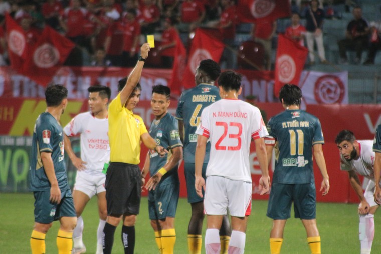 Cơn mưa bàn thắng tại sân vận động Hàng Đẫy ảnh 3