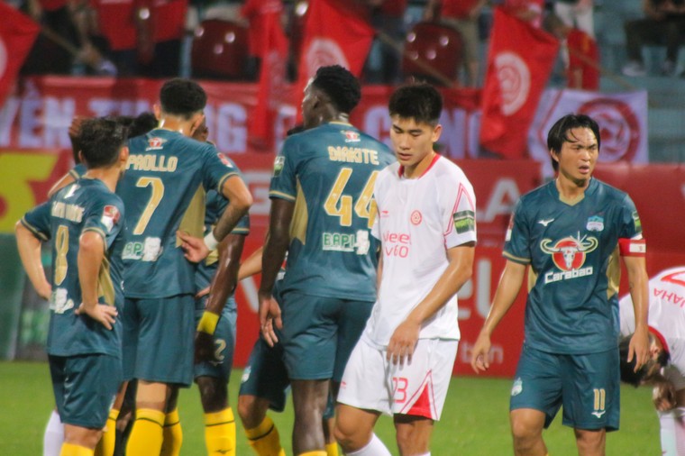 Cơn mưa bàn thắng tại sân vận động Hàng Đẫy ảnh 2