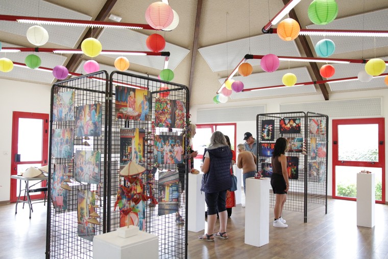 Diễu hành quảng bá văn hóa Việt Nam tại trung tâm thành phố biển Larmor Plage, Pháp ảnh 3