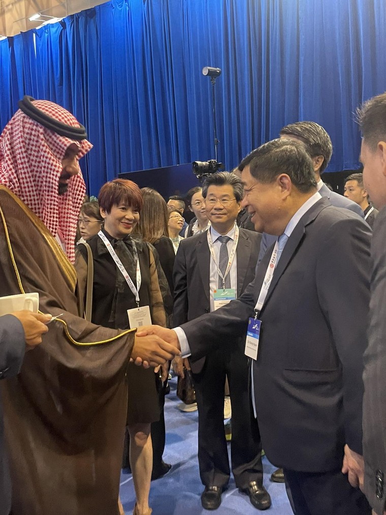 Bộ trưởng Bộ KHĐT tham dự và phát biểu ý kiến tại Hội nghị cấp cao Vành đai và Con đường lần thứ 8 ảnh 4