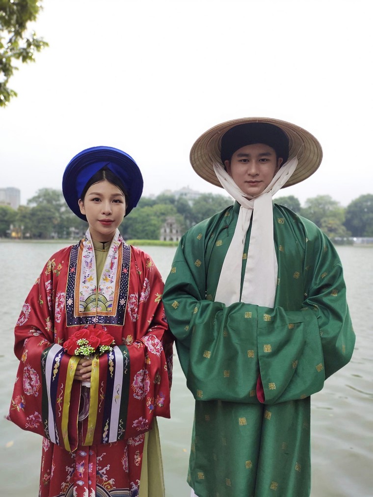 Trăm hoa khoe sắc tại Ngày hội Việt phục: "Bách Hoa Bộ hành" ảnh 3