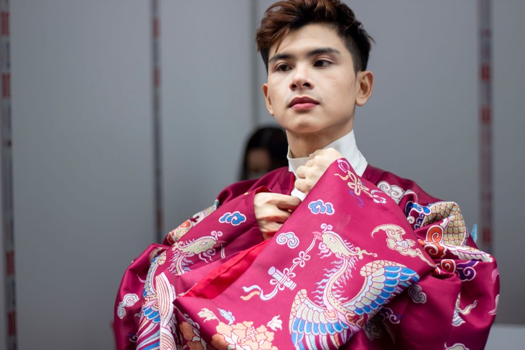 Trăm hoa khoe sắc tại Ngày hội Việt phục: "Bách Hoa Bộ hành" ảnh 12