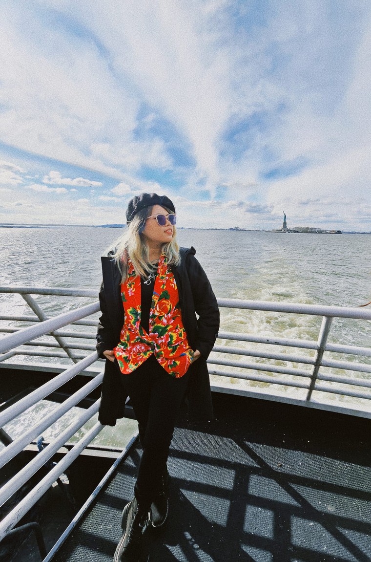 Việt cổ phục và họa tiết "chăn con công" ngày càng được người trẻ ưa chuộng ảnh 10