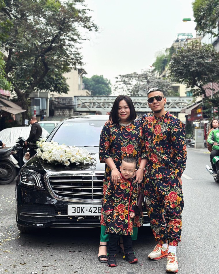 Việt cổ phục và họa tiết "chăn con công" ngày càng được người trẻ ưa chuộng ảnh 4