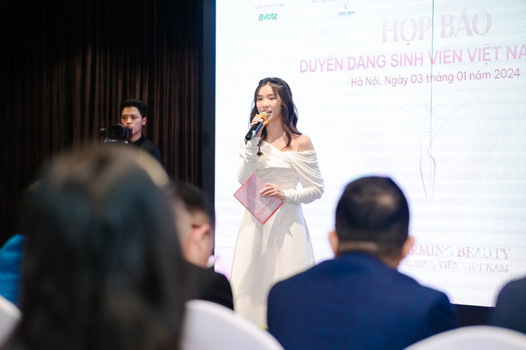 Cuộc thi tìm kiếm gương mặt Hoa khôi qua ảnh: "Duyên dáng Sinh viên Việt Nam 2023" ảnh 3