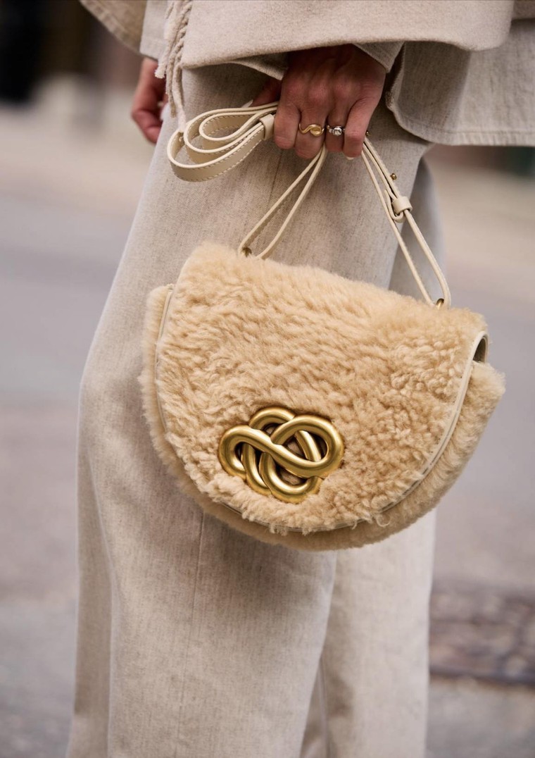 Xu hướng thời trang 2024: Phong cách "Quiet Luxury" lên ngôi ảnh 12