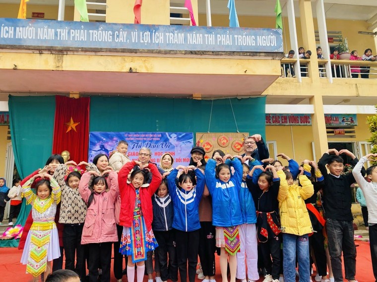 Đại sứ Azerbaijan và Đại sứ Kazakhstan tại Việt Nam tham dự lễ hội đón năm mới tại Hà Giang ảnh 5