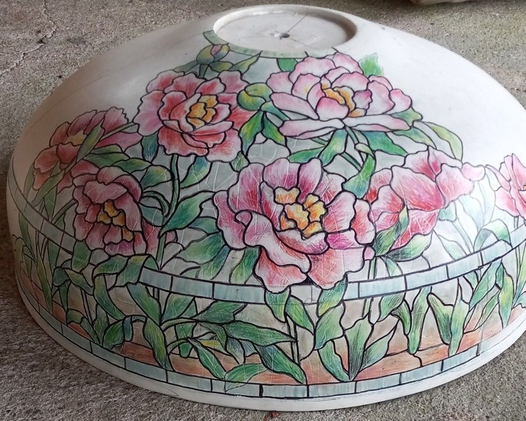 Tìm hiểu quy trình cho ra đời những chao đèn kính màu cùng nghệ nhân John Poncho ảnh 3