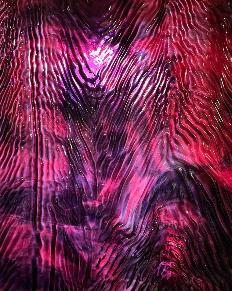 Tìm hiểu quy trình cho ra đời những chao đèn kính màu cùng nghệ nhân John Poncho ảnh 16