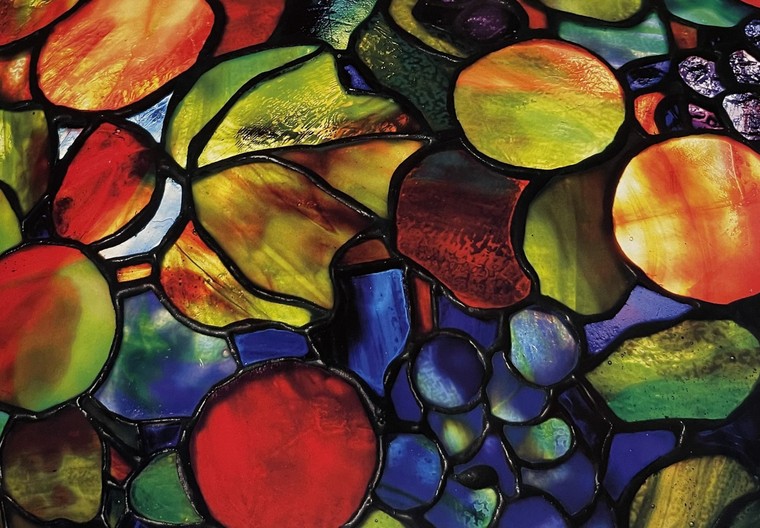 Họa tiết trái cây: Biểu tượng của sự sung túc trên đèn kính màu Tiffany ảnh 2