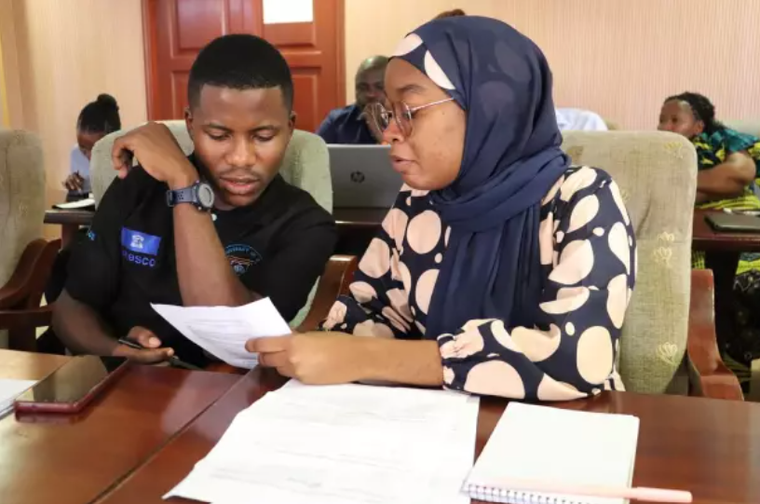 UNESCO nâng cao chất lượng dịch vụ y tế cho thế hệ trẻ ảnh 1