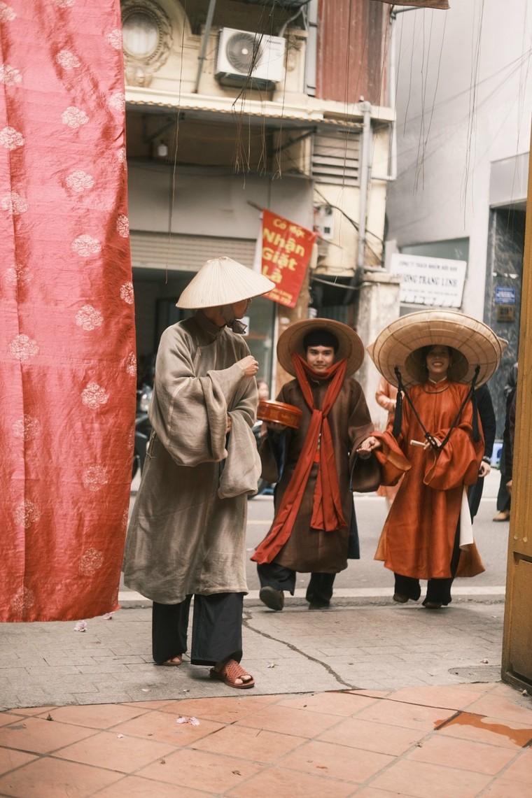 Mãn nhãn với đám rước dâu thời Nguyễn tại Triển lãm “Tay trong Tay” ảnh 3