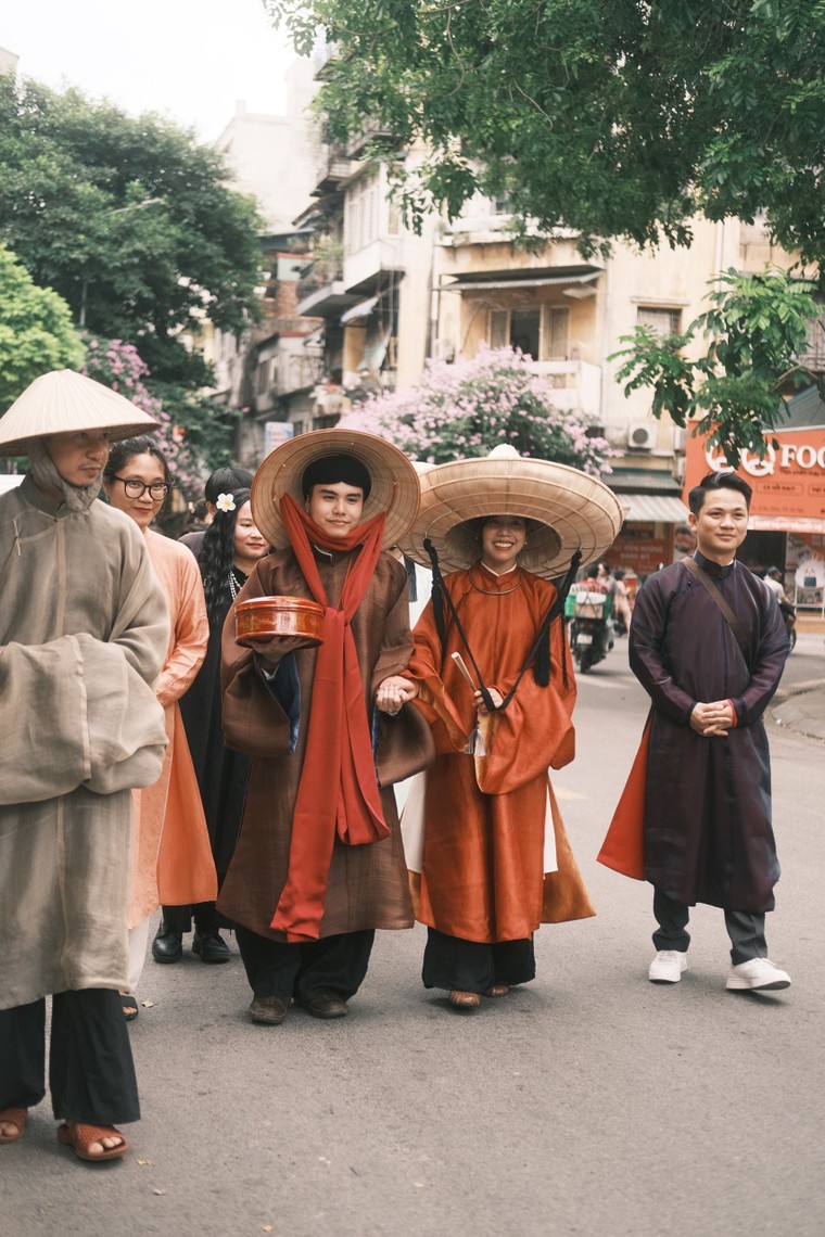 Mãn nhãn với đám rước dâu thời Nguyễn tại Triển lãm “Tay trong Tay” ảnh 29
