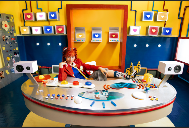 Tân binh Haley "chào sân" với MV ca nhạc "Nhà Biên Kịch Tài Lanh" cùng sự góp mặt của khách mời Phương Mỹ Chi ảnh 7