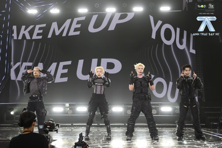 Anh trai "Say Hi" được vinh danh "Hiện tượng giải trí của năm" tại giải Ngôi sao của năm 2024 ảnh 2