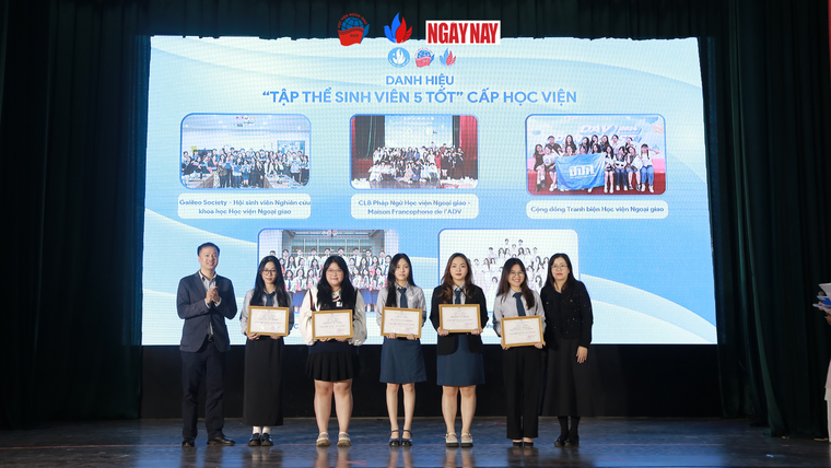 Lễ trao thưởng Sinh viên 5 tốt & Giải Sao Tháng Giêng 2024: Tôn vinh cá nhân và tập thể xuất sắc Học viện Ngoại giao ảnh 1