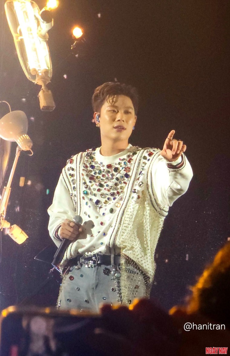 Phóng sự ảnh "Sóng 2025” – Sân khấu rực rỡ chuẩn bị cho đêm Giao thừa Tết Nguyên Đán ảnh 5