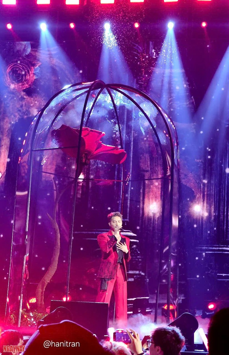 Phóng sự ảnh "Sóng 2025” – Sân khấu rực rỡ chuẩn bị cho đêm Giao thừa Tết Nguyên Đán ảnh 16