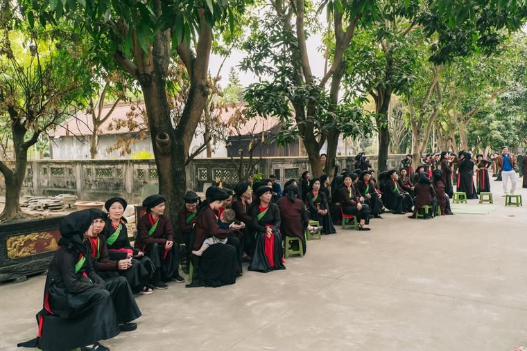 Hòa Minzy nhận bằng khen của Chủ tịch UBND tỉnh Bắc Ninh, ra mắt MV Bắc Bling (Bắc Ninh) tại quê nhà ảnh 4