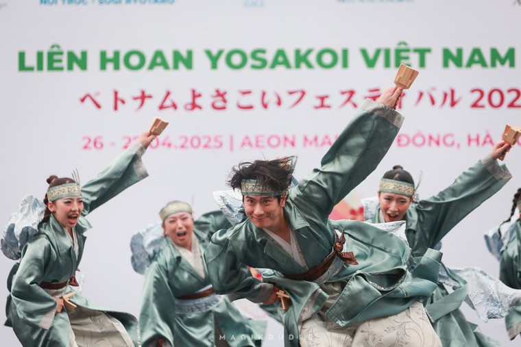 Sắc màu rực rỡ tại Liên hoan Yosakoi Việt Nam 2025 ảnh 11