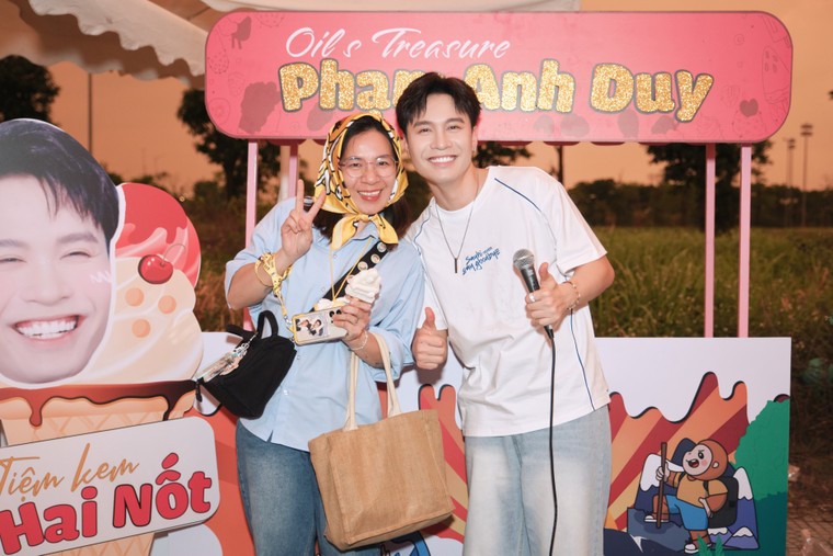 Ca sĩ Phạm Anh Duy và FC Oil lan tỏa yêu thương qua dự án “Nụ cười ở lại” ảnh 18