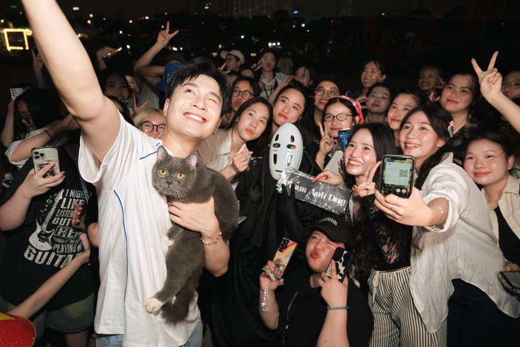 Ca sĩ Phạm Anh Duy và FC Oil lan tỏa yêu thương qua dự án “Nụ cười ở lại” ảnh 21