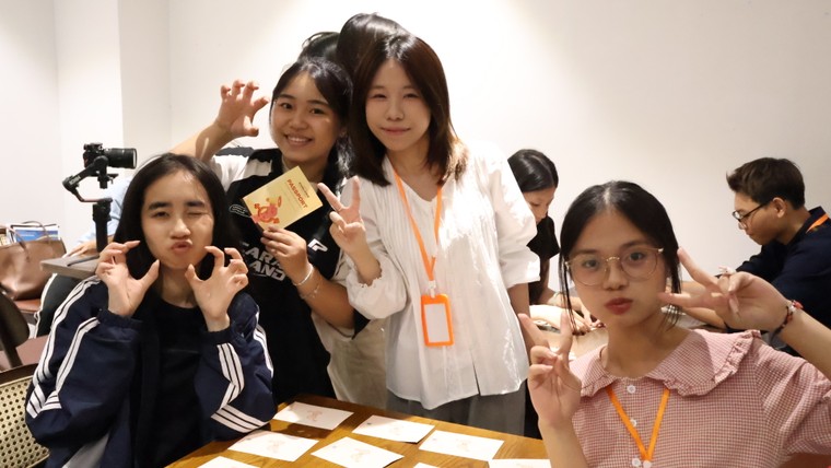 Equal voice - Truyền thông không "Giới" hạn trong khai khoáng ảnh 6