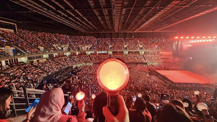 Chuỗi ảnh concert "Hope on the stage" tại Bangkok của BTS j-hope: Một hành trình cảm xúc rực rỡ ảnh 1