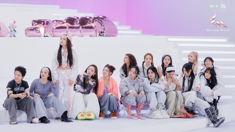 Liên Quân 2 Em Xinh "Say Hi" bùng nổ sàn catwalk đầy thần thái và sáng tạo ảnh 5