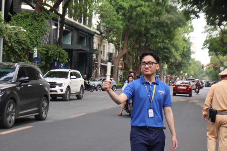 Áo xanh tình nguyện - điểm tựa cho sĩ tử những ngày vượt vũ môn ảnh 5