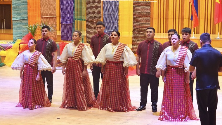 Hồn Việt vang vọng qua giọng ca Philippines: Đêm hòa nhạc gắn kết quan hệ song phương ảnh 6