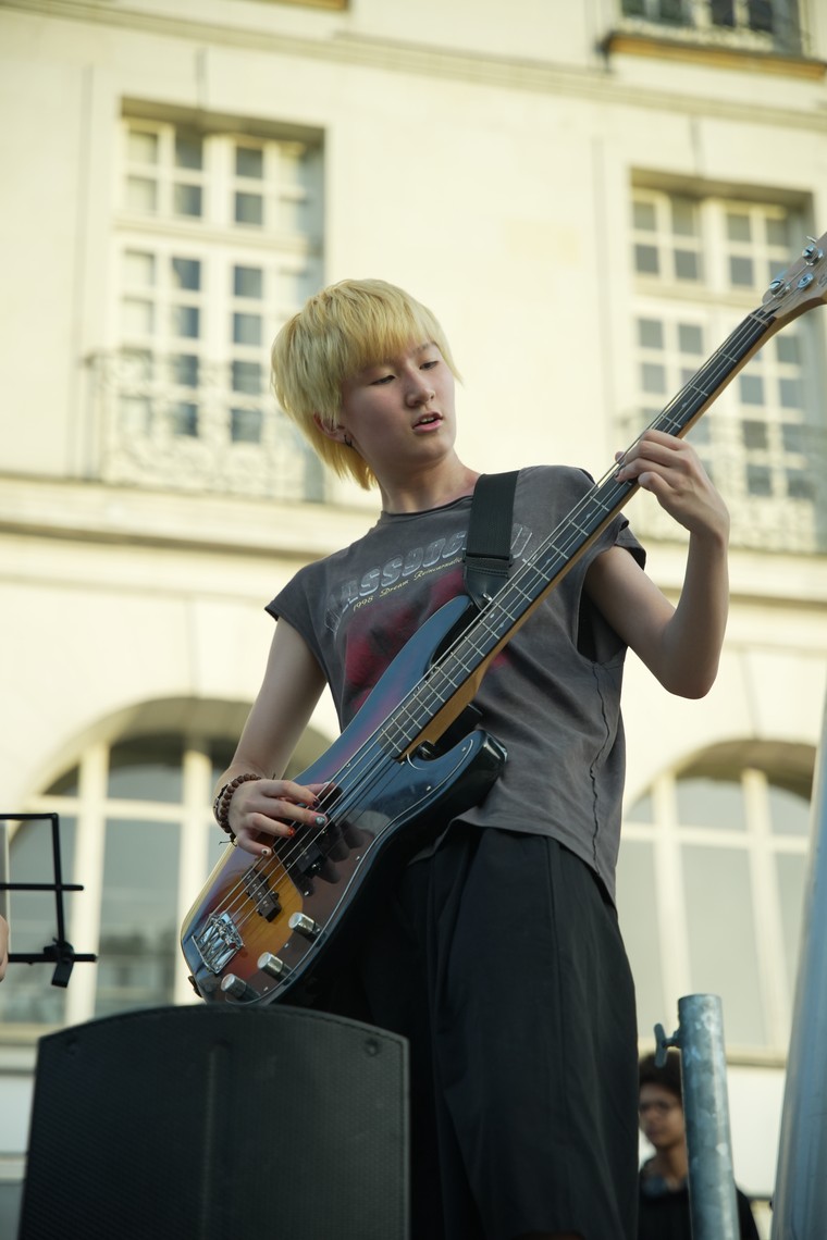 Ban nhạc học sinh Việt Nam biểu diễn tại Lễ hội Âm nhạc đường phố Fête de la Musique nước Pháp ảnh 2