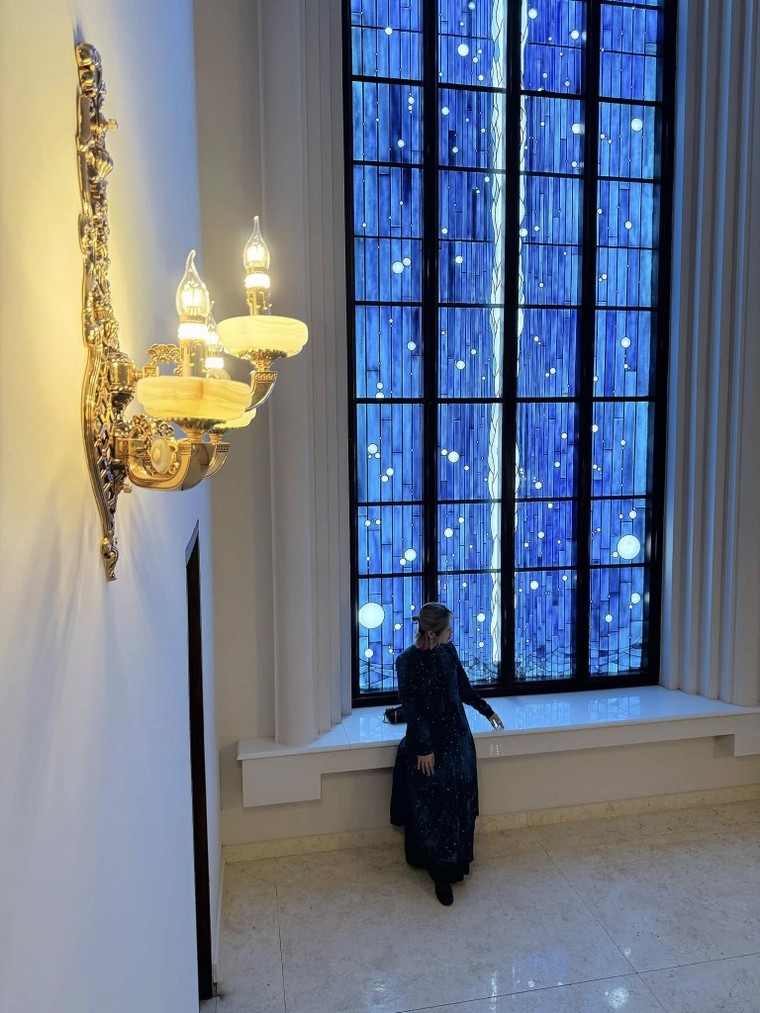 Những góc check-in đẹp nhất tại Bảo tàng Nghệ thuật Kính màu Việt Nam ảnh 6