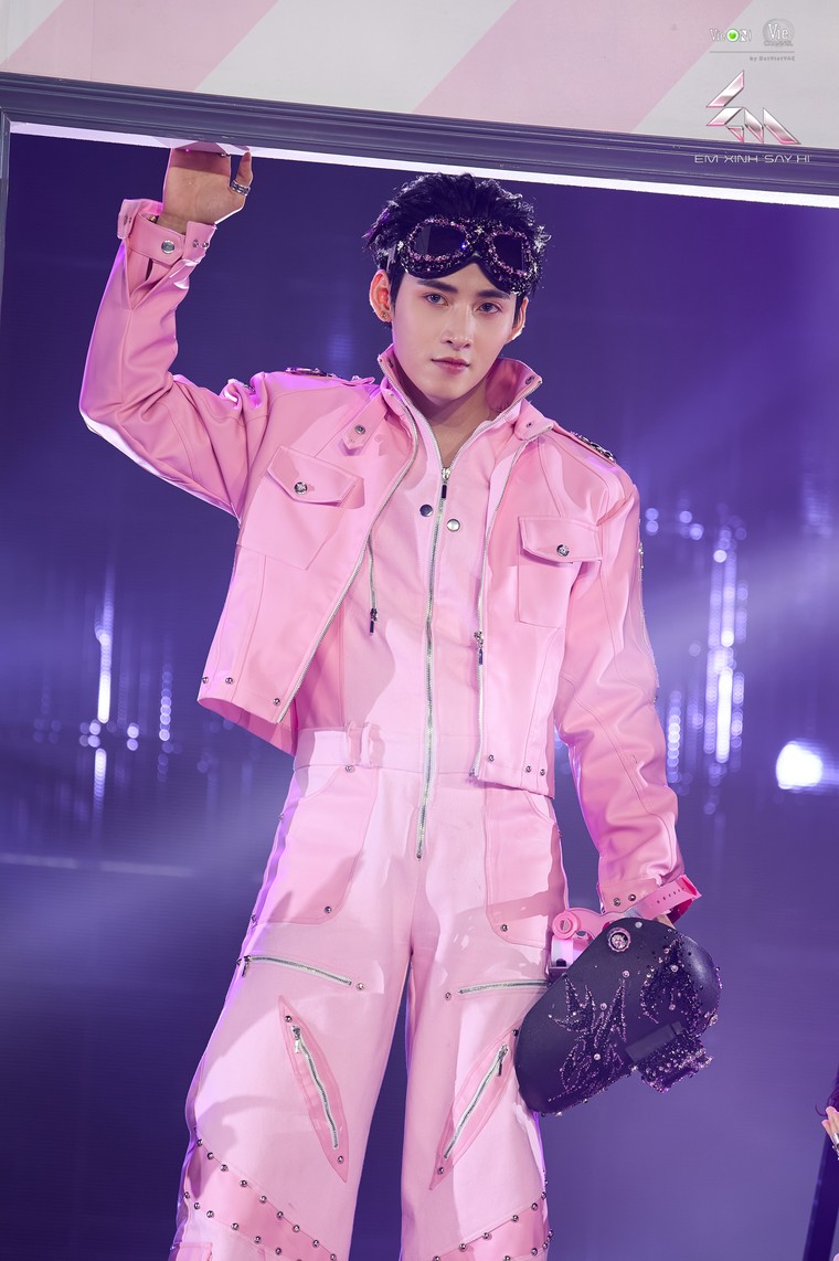 Em Xinh "Say Hi" thống lĩnh Top Trending Âm Nhạc Youtube: 8/10 sản phẩm thuộc về chương trình ảnh 2